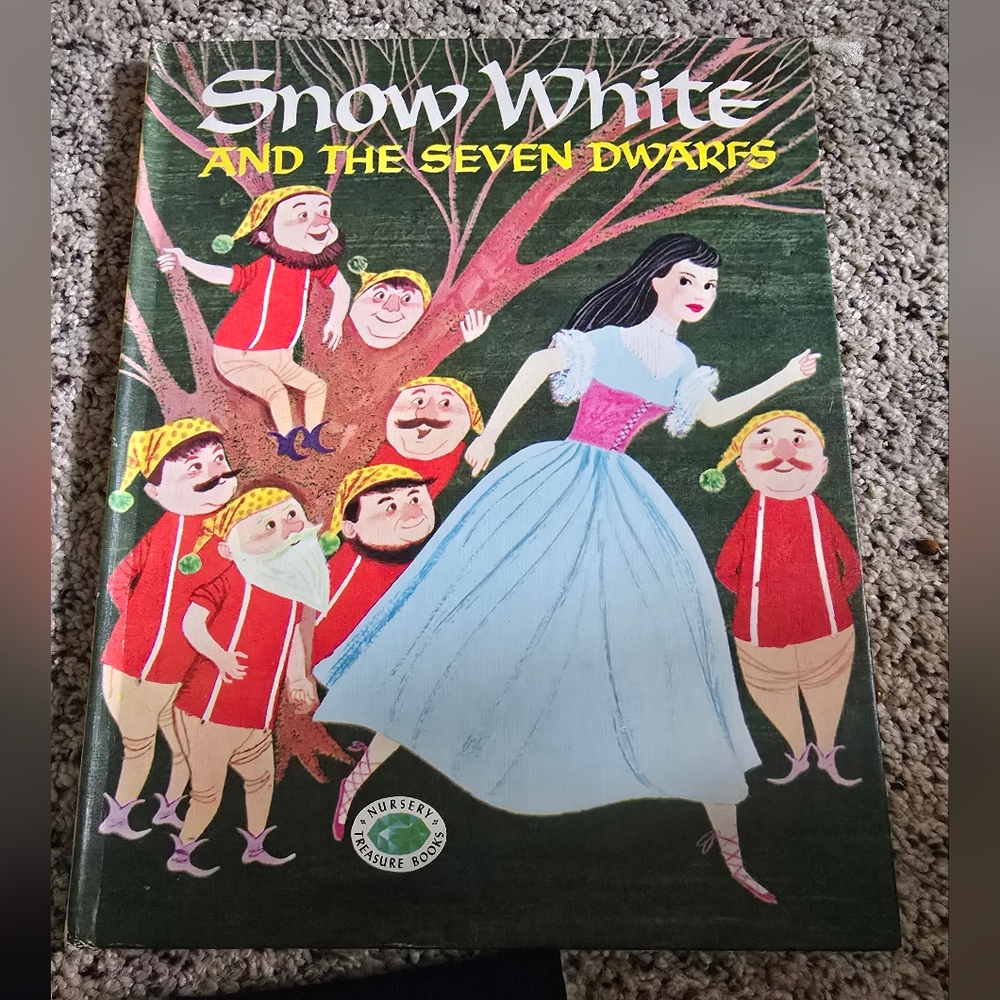 Snow White and the Seven Dwarfs Book, 2nd Edition
